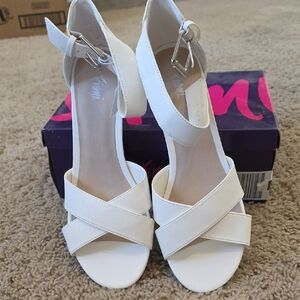 FIONI Clothing White Crisscross Ankle Strap Heeled Sandals